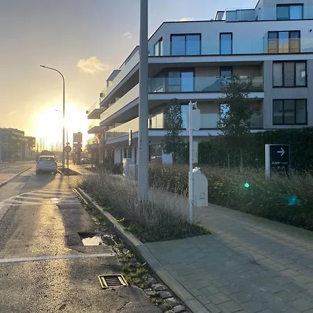 Apartment Near Marina & Pool *