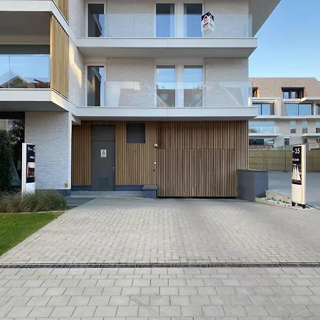 Near Marina & Pool 아파트