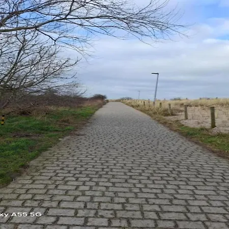 Near Marina & Pool 아파트 니우포르트